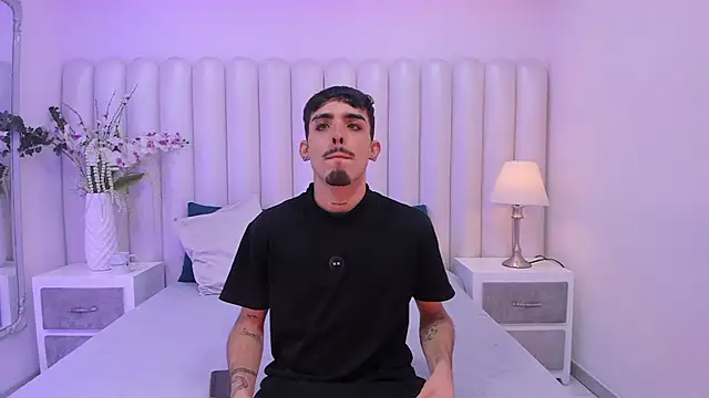 Snapshot of NikoStone_ chatting on September 28, 2025, 5:25 am NikoStone online show from September 28, 2025, 5:25 am