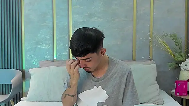 Snapshot of NikoStone_ chatting on October 18, 2025, 4:36 am NikoStone online show from October 18, 2025, 4:36 am