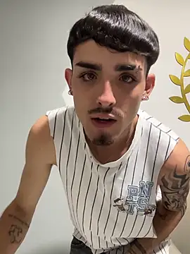 Snapshot of NikoStone_ chatting on February 20, 2026, 4:53 am NikoStone online show from February 20, 2026, 4:53 am