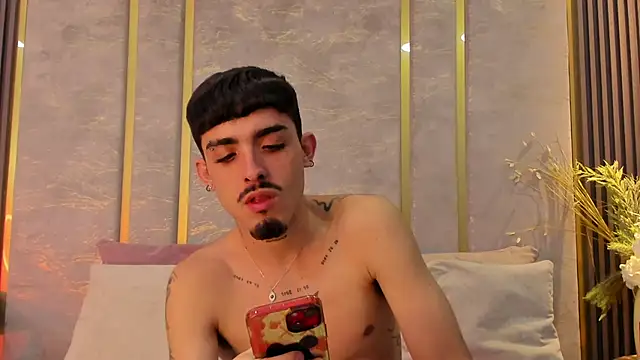 Snapshot of NikoStone_ chatting on September 24, 2025, 4:08 am NikoStone online show from September 24, 2025, 4:08 am