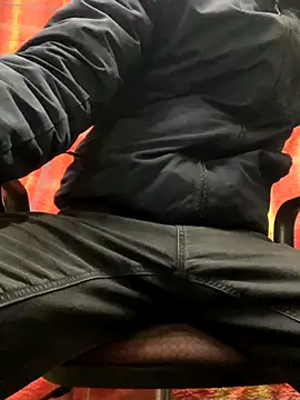 bmwe71 online show from January 7, 2026, 2:33 pm