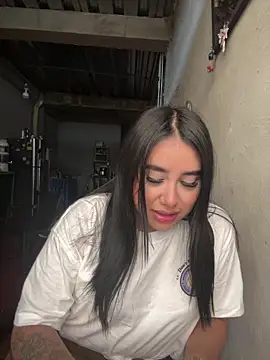 Snapshot of Sophie_Dreamss chatting on April 21, 2026, 9:21 pm Sophie Dreamss online show from April 21, 2026, 9:21 pm