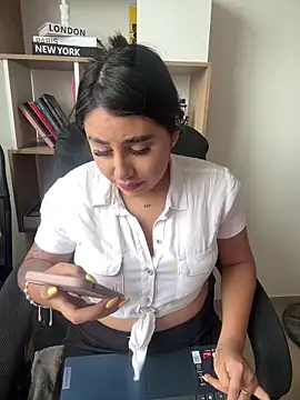 Sophie Dreamss online show from February 19, 2026, 6:49 pm