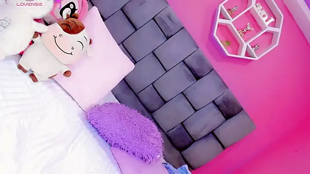 Snapshot of Nauthy_girl chatting on March 19, 2026, 1:00 pm Nauthy girl online show from March 19, 2026, 1:00 pm