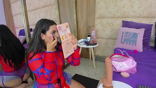 LizzyOlsen online show from September 18, 2025, 9:51 pm