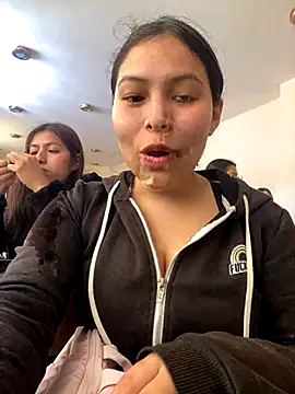 Snapshot of BrendaAr chatting on October 28, 2025, 3:55 pm BrendaAr online show from October 28, 2025, 3:55 pm