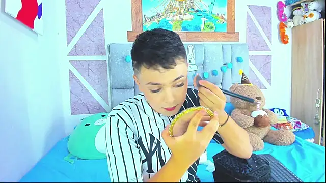 christopher Hot online show from April 1, 2026, 11:34 pm