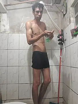 Snapshot of Dedede32 chatting on November 4, 2025, 10:24 pm Dedede32 online show from November 4, 2025, 10:24 pm