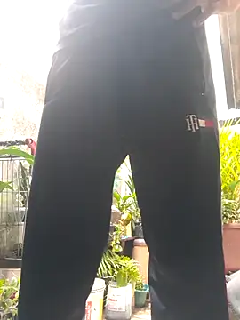 Snapshot of Dedede32 chatting on October 28, 2025, 8:30 pm Dedede32 online show from October 28, 2025, 8:30 pm