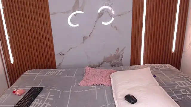 brithanny 03 online show from December 14, 2025, 8:14 pm