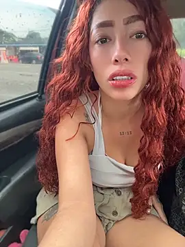 roxyrougee online show from June 15, 2026, 1:00 pm