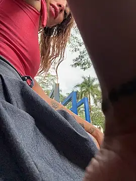 Snapshot of roxyrougee chatting on February 14, 2026, 1:11 pm roxyrougee online show from February 14, 2026, 1:11 pm