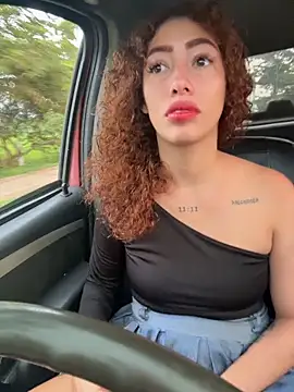 Snapshot of roxyrougee chatting on February 8, 2026, 11:41 am roxyrougee online show from February 8, 2026, 11:41 am