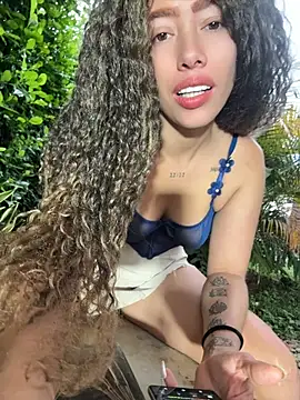 roxyrougee online show from July 9, 2026, 11:20 am