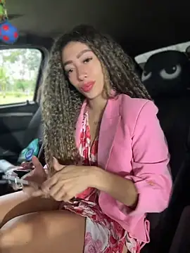 roxyrougee online show from May 19, 2026, 11:17 am