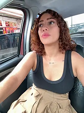 Snapshot of roxyrougee chatting on January 15, 2026, 4:21 pm roxyrougee online show from January 15, 2026, 4:21 pm