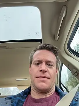 DILFiGuess11 online show from February 22, 2026, 7:37 pm