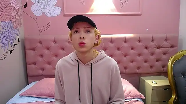 Snapshot of Aaron_Fordd chatting on November 24, 2025, 11:32 am Aaron Fordd online show from November 24, 2025, 11:32 am