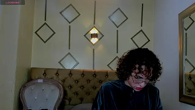 Snapshot of Aaron_Fordd chatting on September 18, 2025, 1:14 pm Aaron Fordd online show from September 18, 2025, 1:14 pm