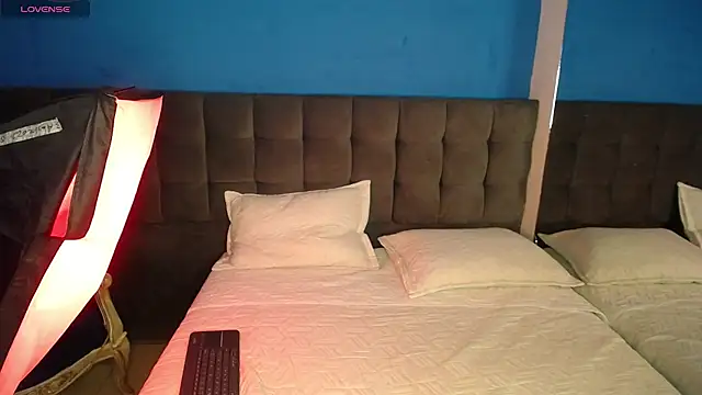 Snapshot of Aaron_Fordd chatting on October 15, 2025, 8:06 pm Aaron Fordd online show from October 15, 2025, 8:06 pm