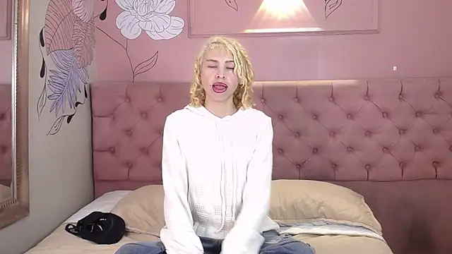 Snapshot of Aaron_Fordd chatting on December 3, 2025, 12:04 pm Aaron Fordd online show from December 3, 2025, 12:04 pm