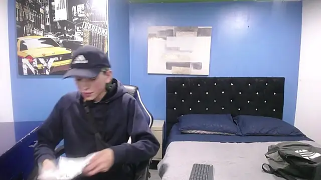 Snapshot of Aaron_Fordd chatting on October 3, 2025, 7:26 pm Aaron Fordd online show from October 3, 2025, 7:26 pm