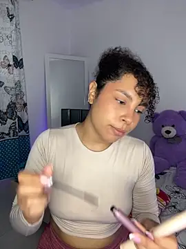 Snapshot of ViolettaMiller_ chatting on November 7, 2025, 1:15 pm ViolettaMiller online show from November 7, 2025, 1:15 pm