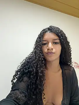 larajuli online show from February 17, 2026, 9:34 pm