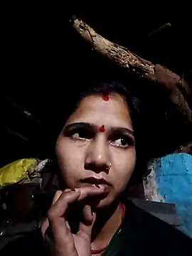 Jooli xx online show from February 21, 2026, 9:06 pm