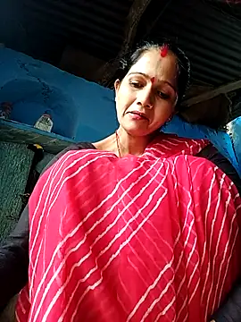 Snapshot of Jooli_xx chatting on December 15, 2025, 5:35 am Jooli xx online show from December 15, 2025, 5:35 am