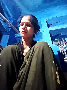 Snapshot of Jooli_xx chatting on December 4, 2025, 12:20 am Jooli xx online show from December 4, 2025, 12:20 am