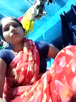 Jooli xx online show from April 5, 2026, 2:24 pm