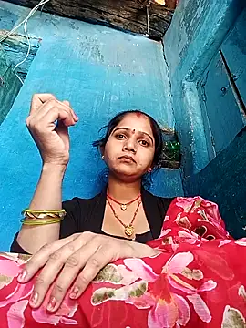 Jooli xx online show from March 26, 2026, 4:00 am