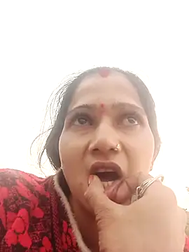 Snapshot of Jooli_xx chatting on December 1, 2025, 11:44 am Jooli xx online show from December 1, 2025, 11:44 am