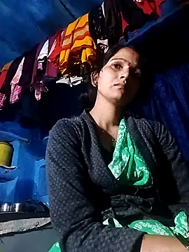 Snapshot of Jooli_xx chatting on November 2, 2025, 2:33 pm Jooli xx online show from November 2, 2025, 2:33 pm