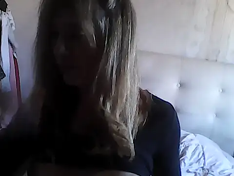 Snapshot of Transfanny chatting on September 12, 2025, 3:23 pm Transfanny online show from September 12, 2025, 3:23 pm