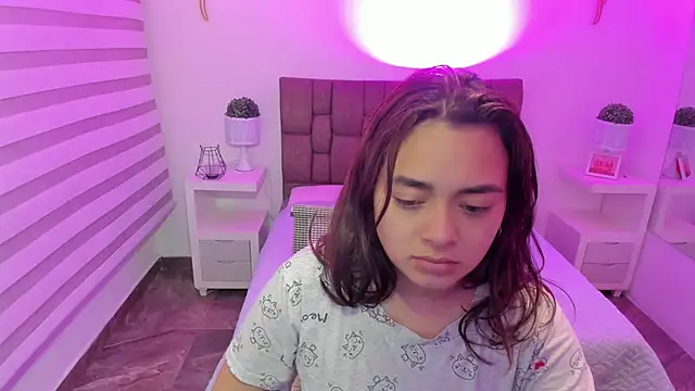 ambar 69  online show from November 12, 2025, 4:27 am