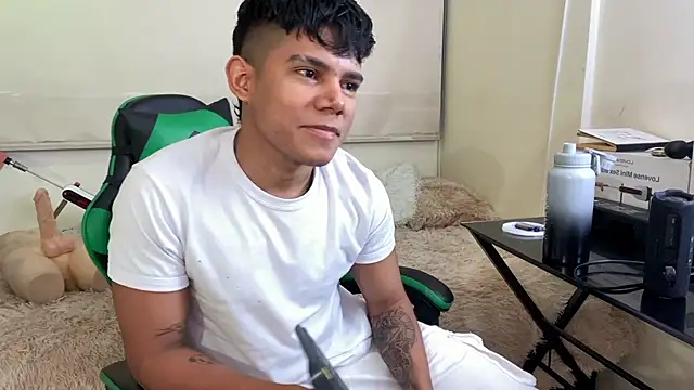 Snapshot of Jack_castell chatting on January 31, 2026, 11:36 pm Jack castell online show from January 31, 2026, 11:36 pm