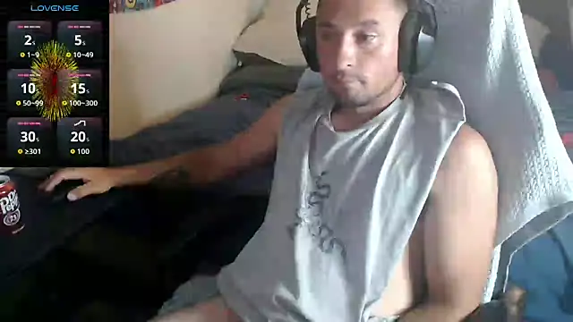 Snapshot of YoBlezz chatting on July 13, 2026, 4:23 am YoBlezz online show from July 13, 2026, 4:23 am