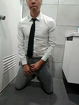 lovewhite222 online show from October 24, 2025, 5:28 am