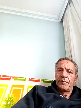 Snapshot of Meliwem12 chatting on April 18, 2026, 8:27 am Meliwem12 online show from April 18, 2026, 8:27 am