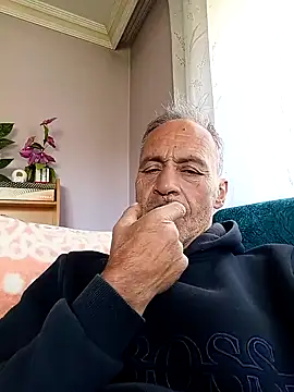 Snapshot of Meliwem12 chatting on May 13, 2026, 10:11 am Meliwem12 online show from May 13, 2026, 10:11 am