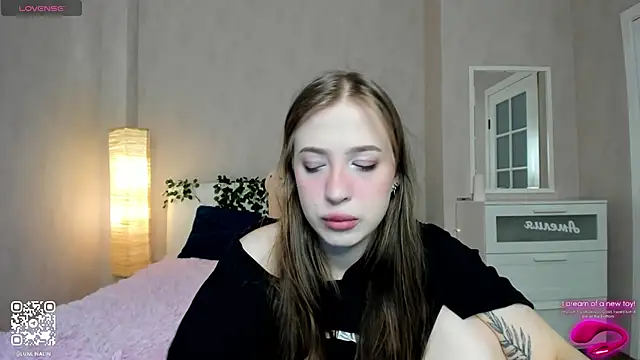 Snapshot of LightStar_18 chatting on September 27, 2025, 9:04 am LightStar 18 online show from September 27, 2025, 9:04 am