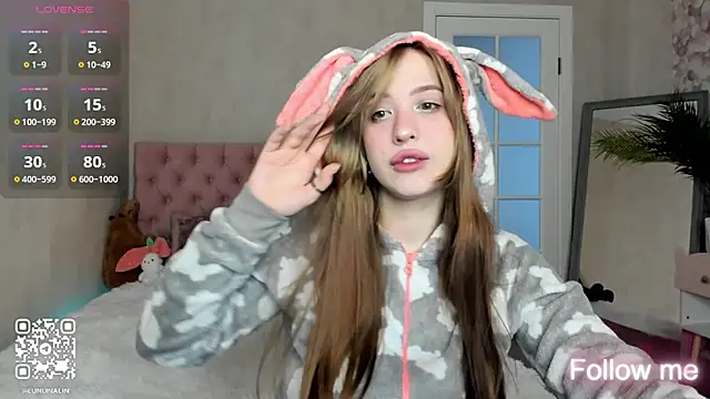 Snapshot of LightStar_18 chatting on September 24, 2025, 8:10 am LightStar 18 online show from September 24, 2025, 8:10 am