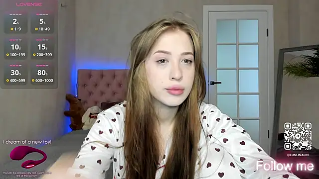 Snapshot of LightStar_18 chatting on September 25, 2025, 9:04 am LightStar 18 online show from September 25, 2025, 9:04 am