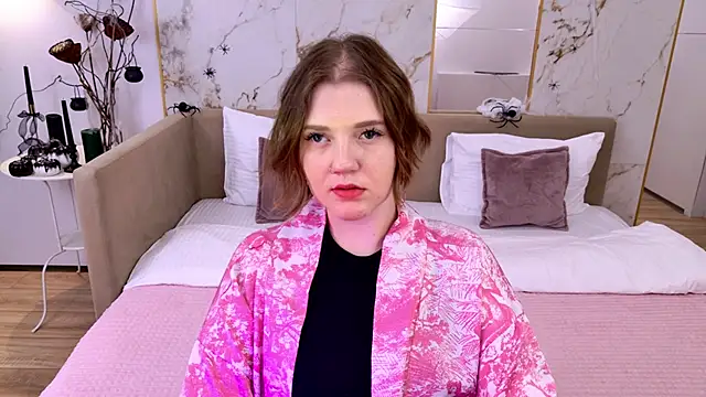 Snapshot of AlmaSound chatting on October 25, 2025, 5:28 am AlmaSound online show from October 25, 2025, 5:28 am