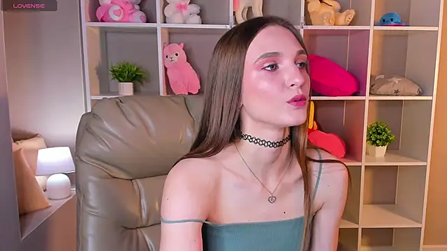 Alisha Green online show from September 18, 2025, 8:39 am