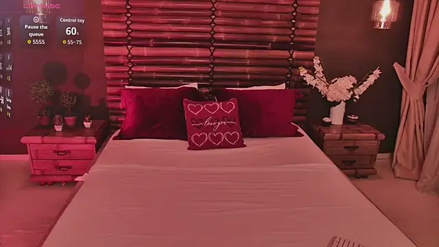 Snapshot of SandraSilver chatting on September 25, 2025, 6:03 pm SandraSilver online show from September 25, 2025, 6:03 pm