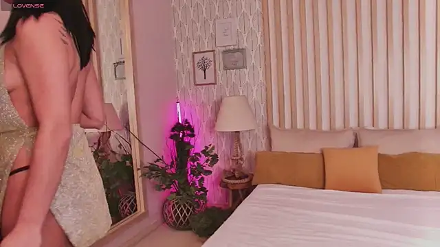 Snapshot of SandraSilver chatting on October 22, 2025, 6:07 pm SandraSilver online show from October 22, 2025, 6:07 pm