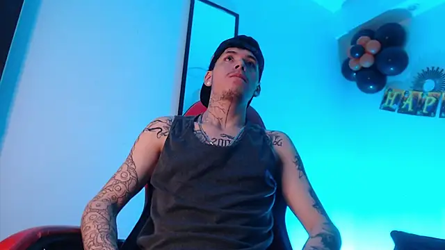 Anhonymus  online show from October 9, 2025, 4:02 am